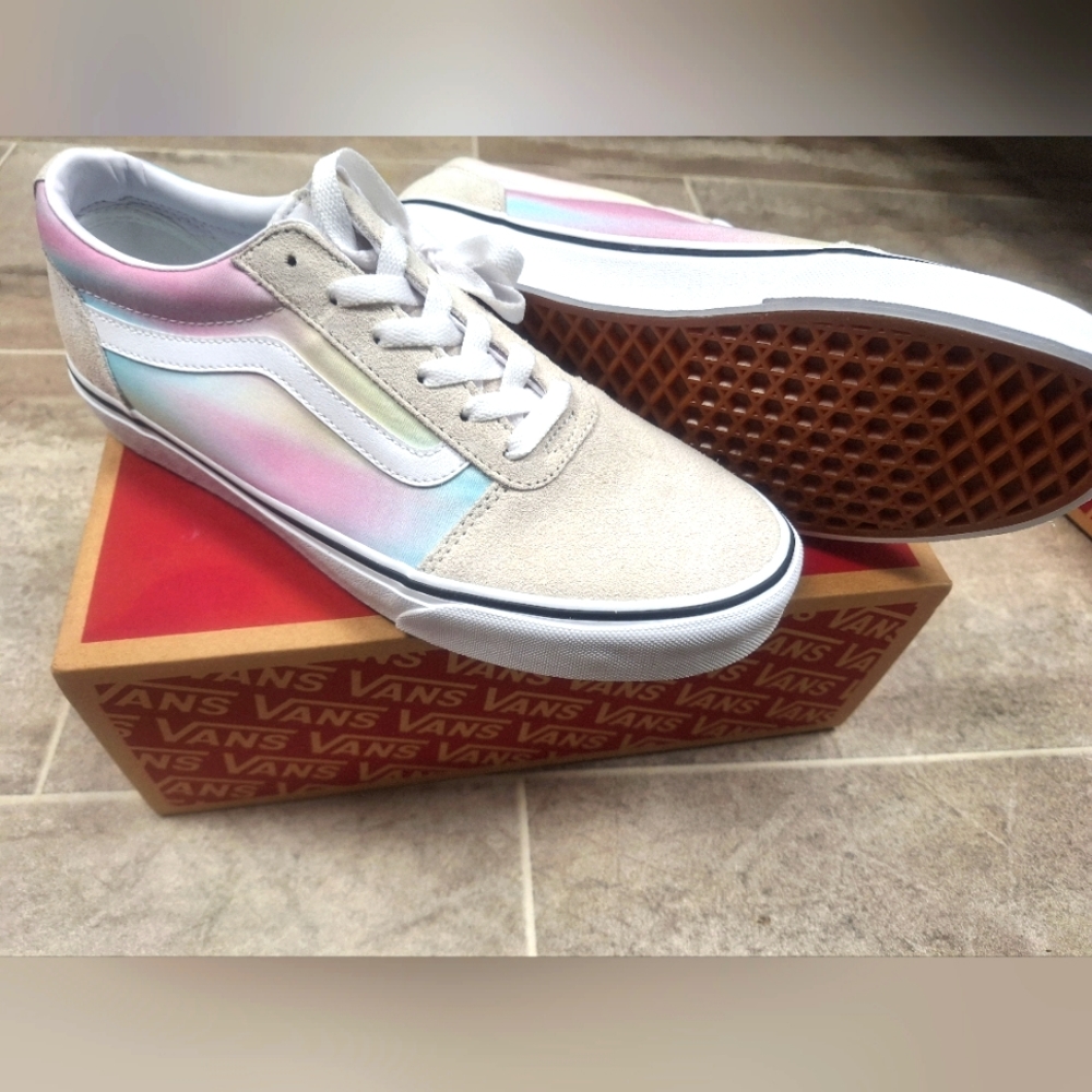 VANS ward Chroma Blur shoes- Multicolor-  New in box